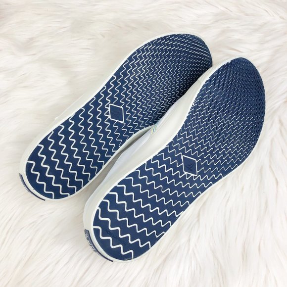 NEW Sperry Captain's CVO Pride Sneaker women’s size 12 rainbow boat shoes - Picture 9 of 12